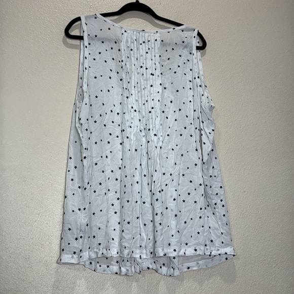 Torrid Star Print Dobby Pleat Front Tank 3X - Picture 7 of 7